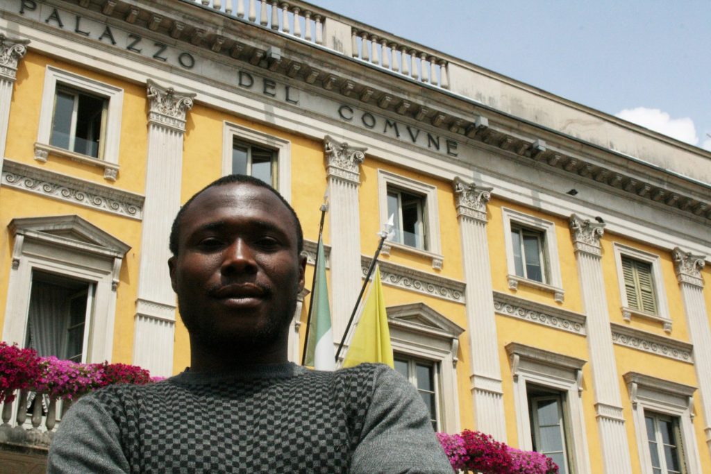 L’incredibile storia di Eric che pulisce l’ufficio del sindaco