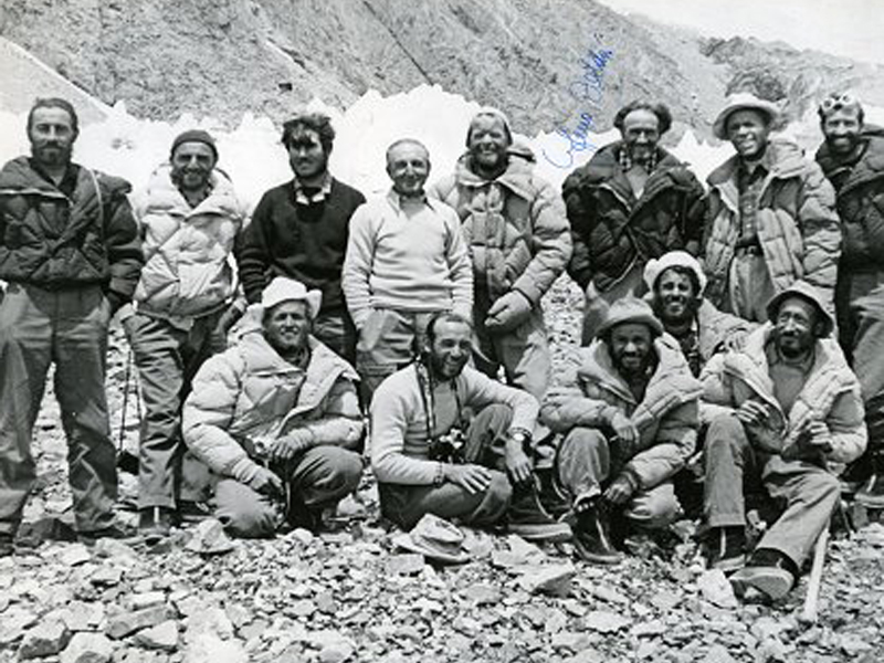 La prima spedizione che toccò la vetta del K2.