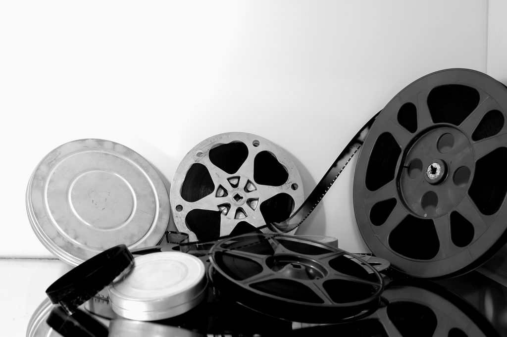 Dodici belle definizioni d’autore per dire che cos’è il cinema