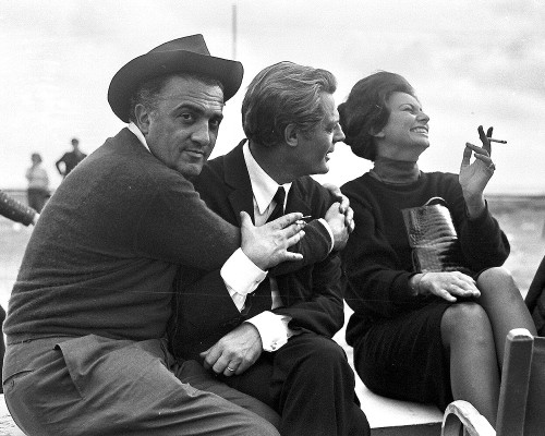 Federico Fellini: Il cinema è il modo più diretto per entrare in competizione con Dio.