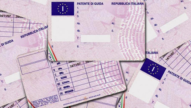 Giovani in cerca della patente: dal Comune di Azzano contributi da 400 a 600 euro