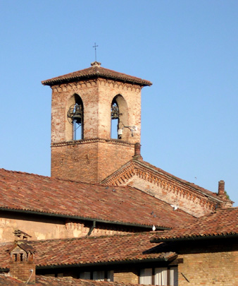 Caravaggio,_san_Bernardino,_campanile