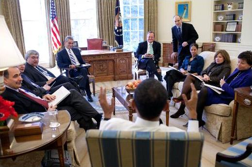 President_Obama_meeting_with_senior_White_House_staff