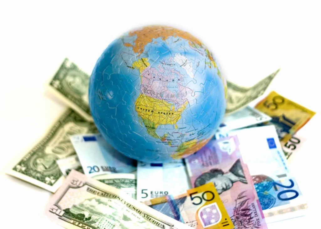 Metà della ricchezza del mondo è in mano a 85 “paperoni”