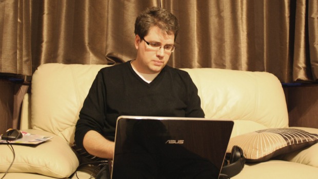 L’uomo che scopre dal suo pc dove l’Isis registra i suoi video