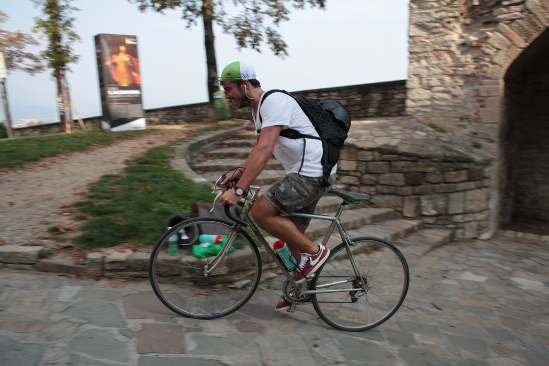 Ciclopi Race tra le vie di Bergamo Una caccia al tesoro su due ruote