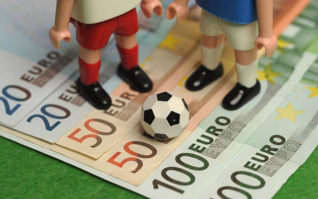 Gli stipendi del calcio italianoin vertiginosa discesa