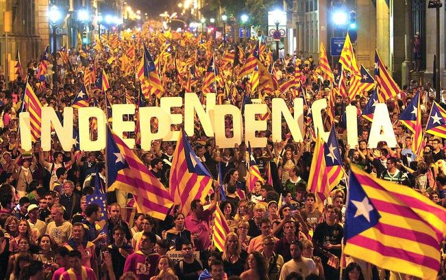 Ecco perché una marea umana ha riempito le strade di Barcellona