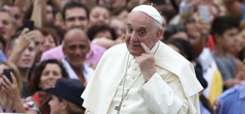 L’attacco del Papa al clericalismo e la via delle “poche minime cose”
