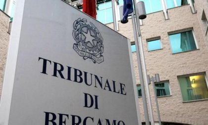 Assegni falsi (di un ufficio postale inesistente) per comprare auto: una delle vittime è di Clusone