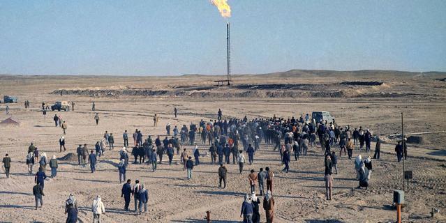Ha un volto il boia dell’Isis Gli sporchi affari col petrolio