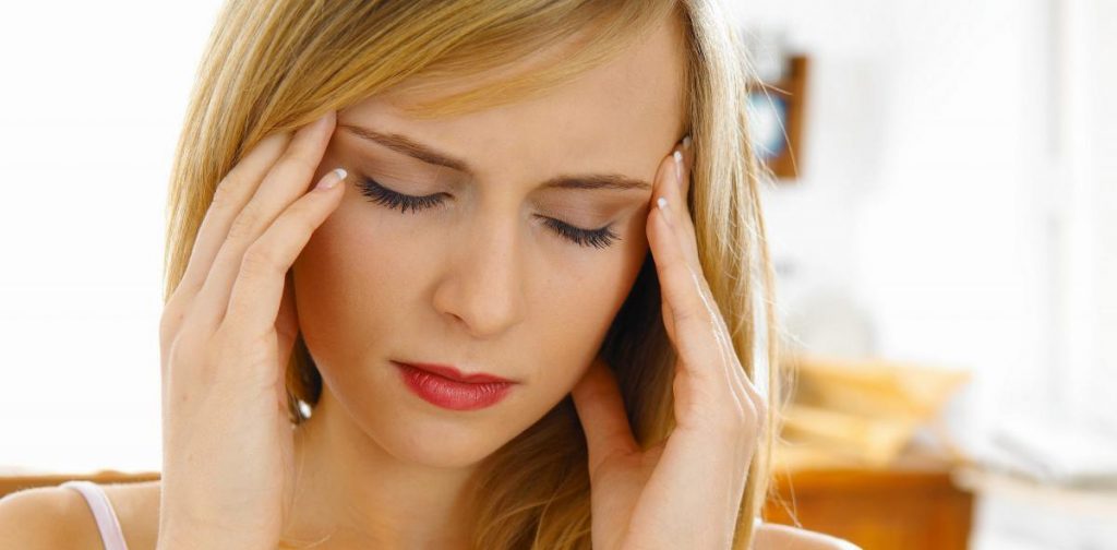 Mal di testa, una cosa da donne Forse è colpa della vita stressante