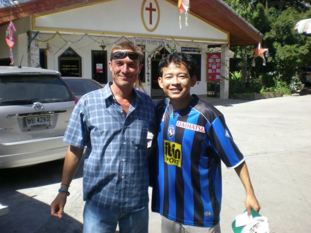 Una passione che contagia Ale ha stregato i bimbi thai