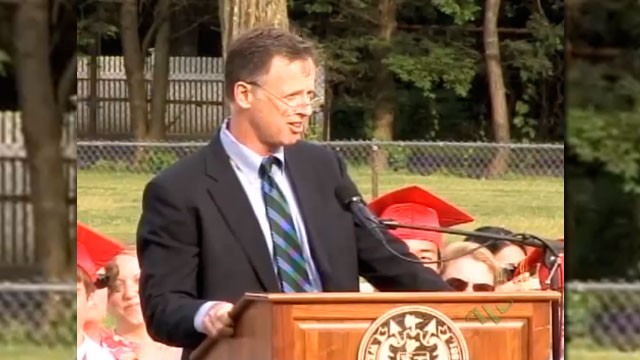 «Ragazzi, non siete speciali» Il video virale del prof americano