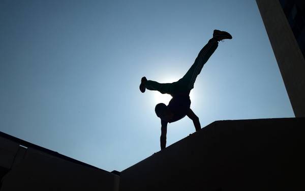 Parkour, quelli che a Presezzo imparano a correre sui muri