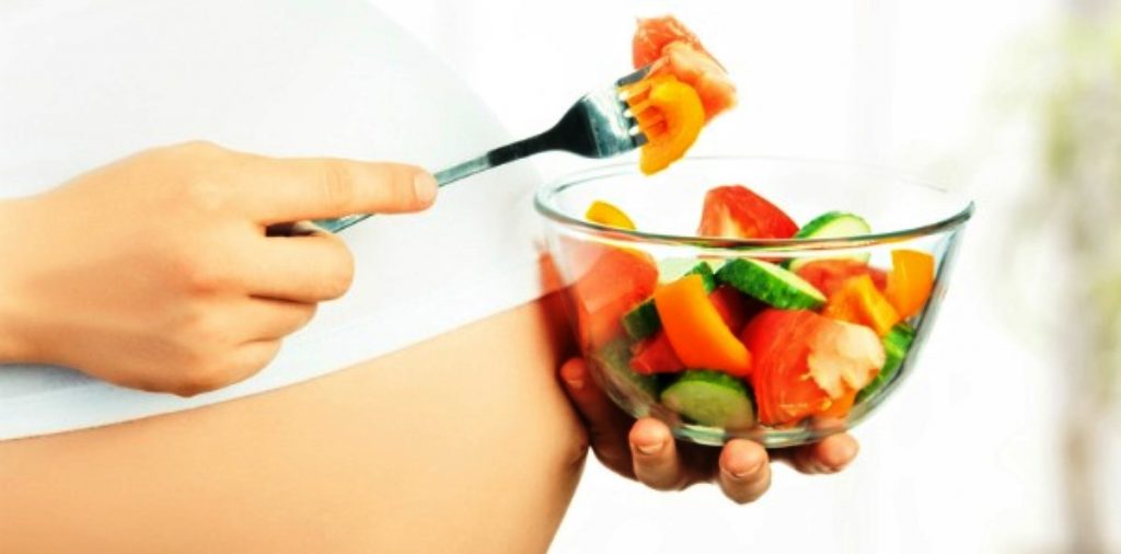 Gravidanza, cosa e come mangiare