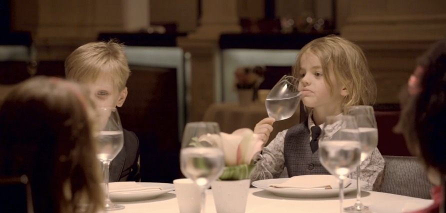 Il simpatico video dei bambini a cena in un ristorante stellato