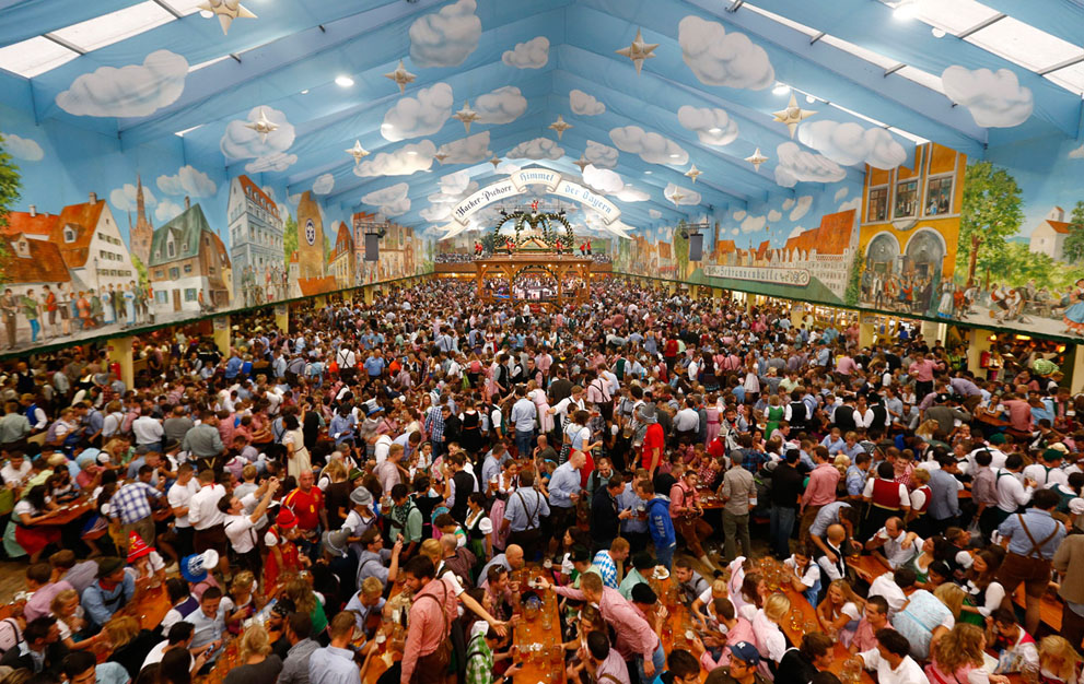 Oktoberfest, in alto i boccali