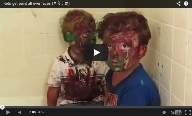 «Che cosa avete combinato!» Il papà sgrida, poi ride. Come Dio