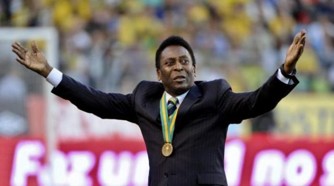 La volta che Pelè dai piedi fatati fece cinque sombreri di fila