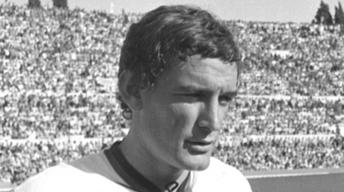 Gigi Riva, di cui Brera scrisse: ha una gamba sola, non sfonderà