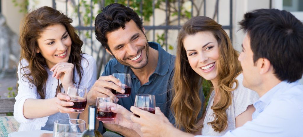 Addio dieta se siete in compagnia Perché chi va con lo zoppo…