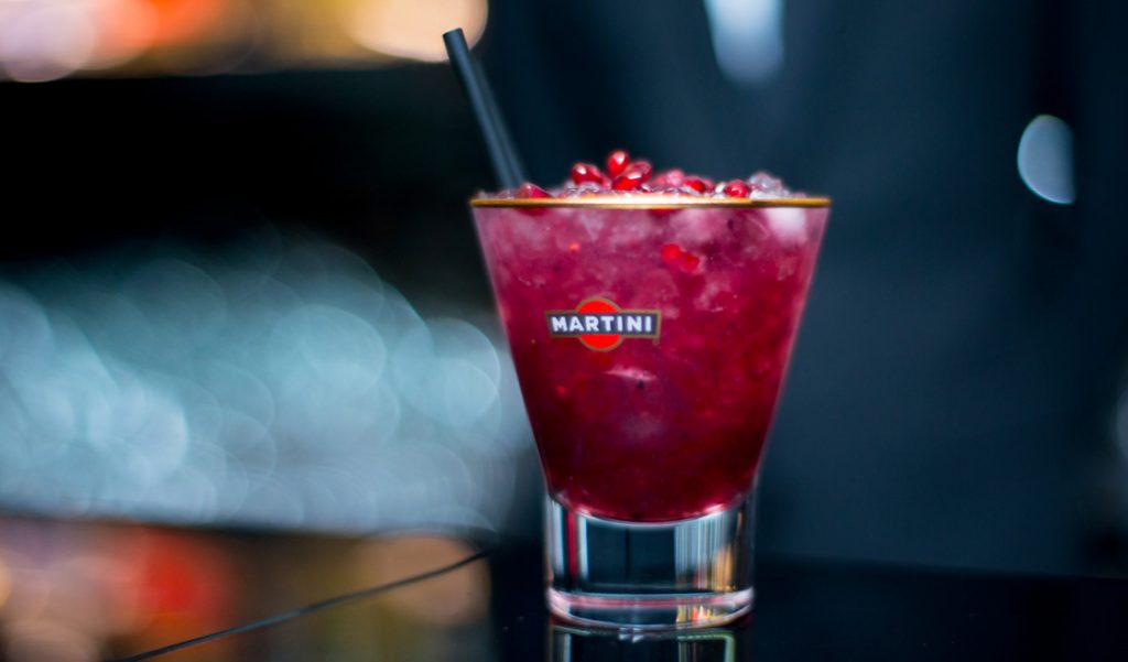 cocktail-recipes-how-to-make-a-black-tea-martini-cover