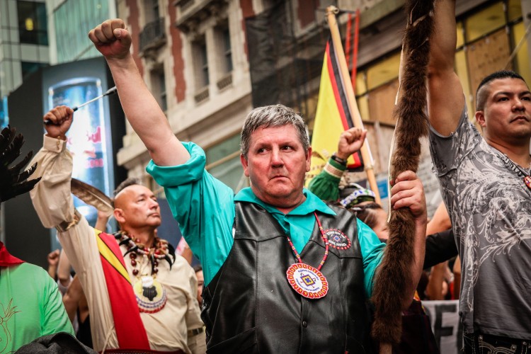 I Sioux dissotterrano l’ascia contro la minaccia dell’oleodotto