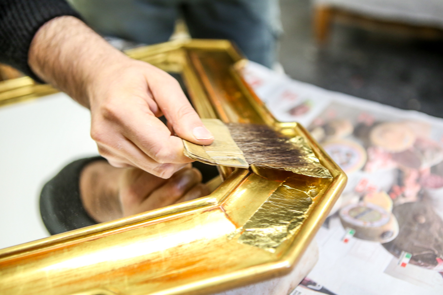 I restauratori d’oro in via Tasso Un mestiere antico e prezioso