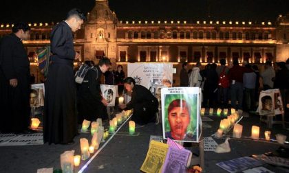 Messico, la ricerca dei 43 studenti Nelle fosse il corpo di un sacerdote