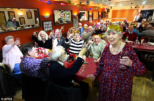 «A Natale non si sta da soli» così Betty offre la cena a tutti
