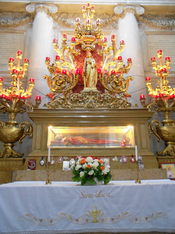 Altare s. Lucia2 (600x800)