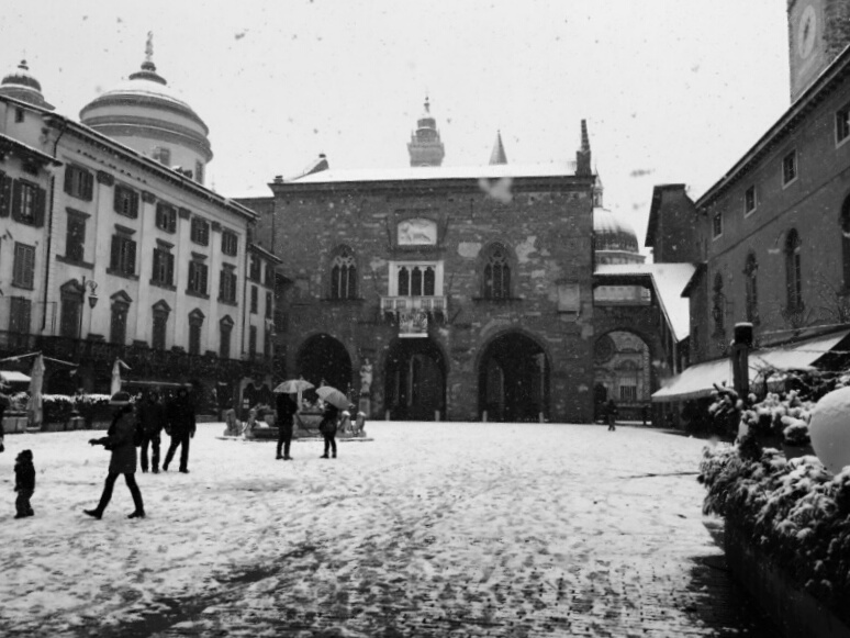 Neve-Piazza-Vecchia-foto-Lara-Cucchi