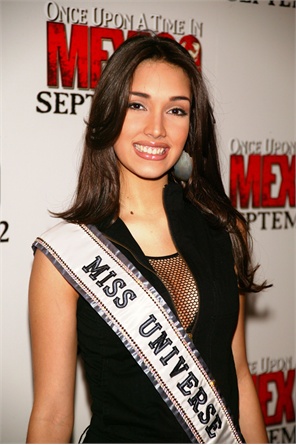 Amelia Vega, Miss Universo 2003