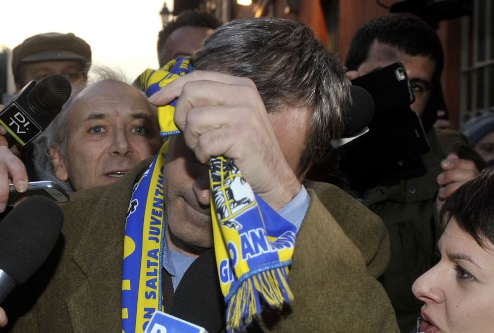 La fuga di Manenti tra gli ultrà e la domanda che ci poniamo tutti