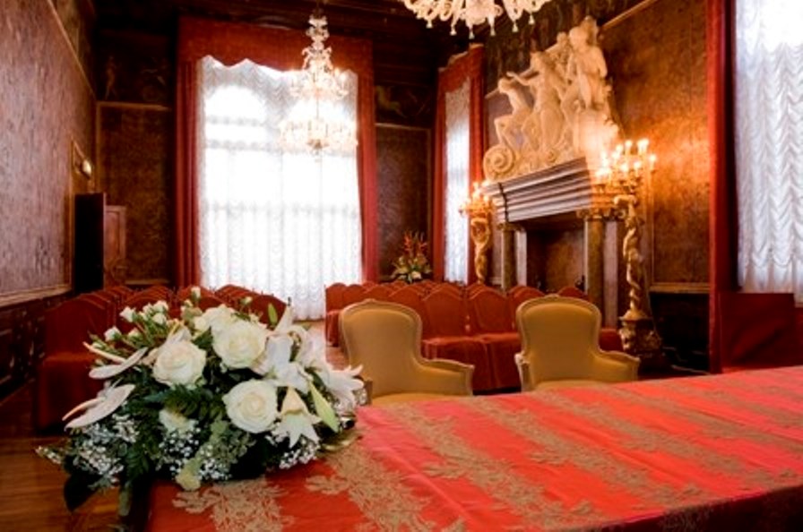 La banda dei matrimoni falsi