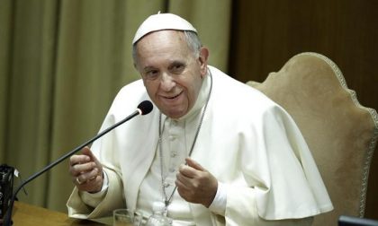 5 notizie di cui parlare a cena Papa: «Leggete i "Promessi Sposi"»