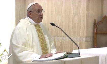 Il Papa: «Dare lavoro in nero è un peccato gravissimo»