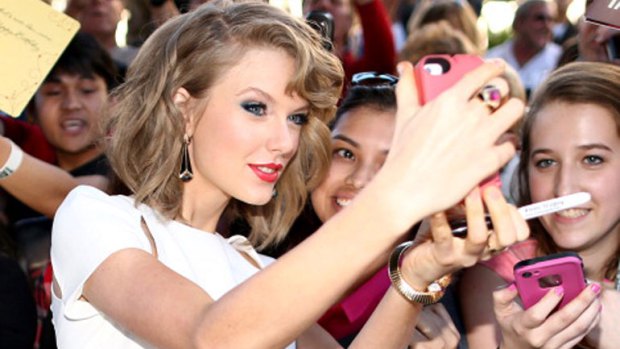 taylor_swift_selfie