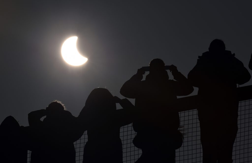 Perché quando il Sole si oscura capiamo chi siamo davvero