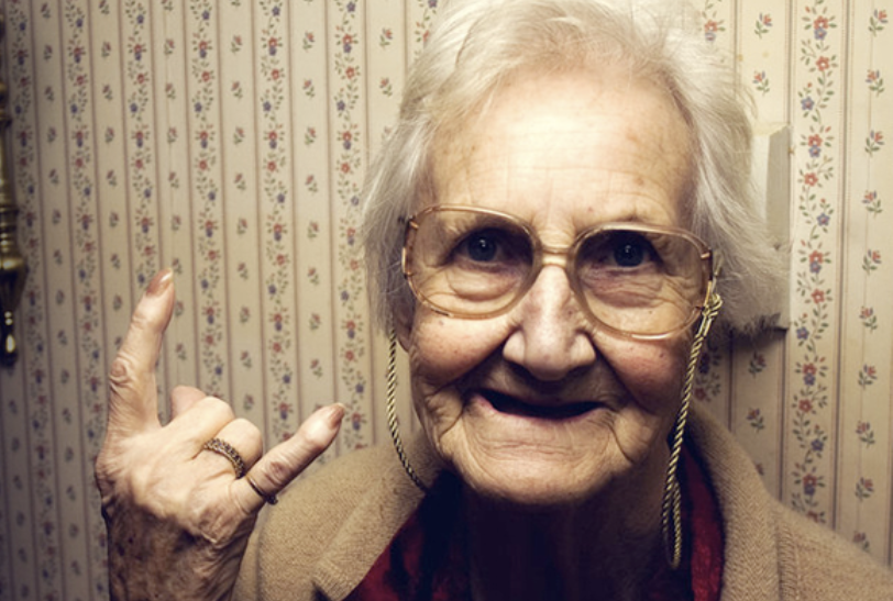 10 notizie di cui parlare a cena Si vendica svelando le corna