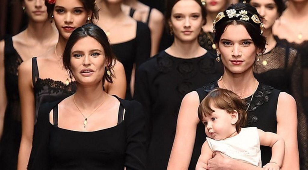 Viva la mamma di Dolce&Gabbana Foto di una passerella dolcissima
