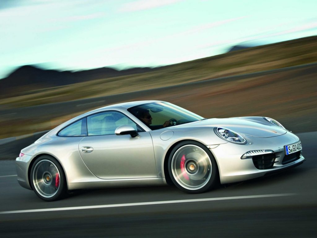 the-carrera-s-gets-a-50hp-boost-from-the-base-carrera-thanks-to-a-38-liter-400hp-flat-6-engine