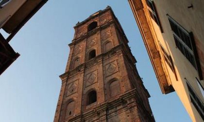 Cosa fecero i caravaggini per avere il campanile più alto