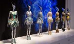 La «bellezza selvaggia» della moda Il genio di McQueen in mostra