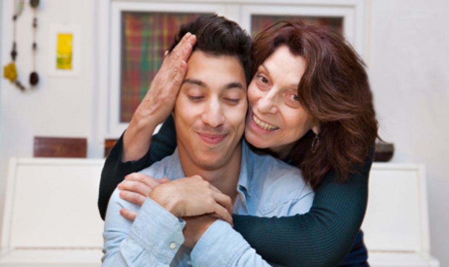 Mamme iperprotettive a oltranza Tre esempi vip (e un consiglio)