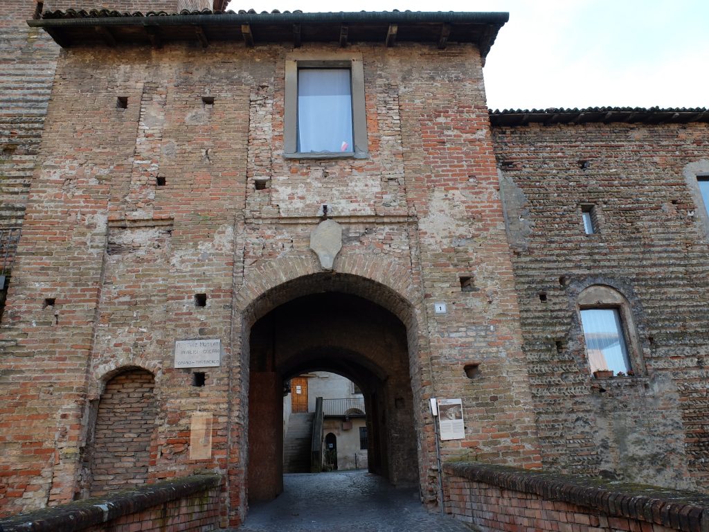 Romano 24 fronte est portale ingresso