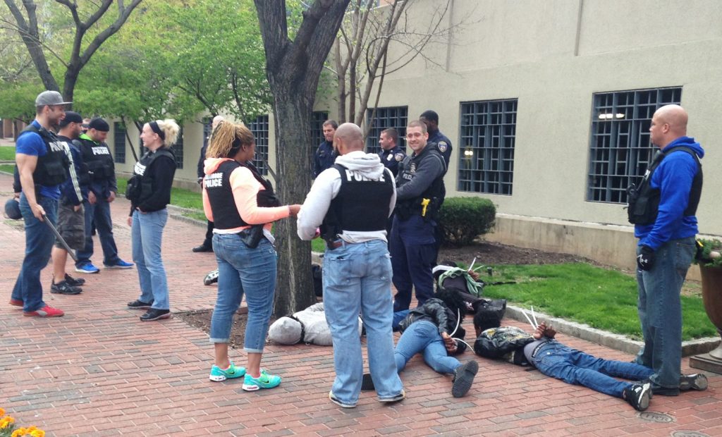 Suspect Dies Baltimore