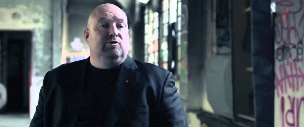 John, gangster londinese convertito Dal machete a Madre Teresa