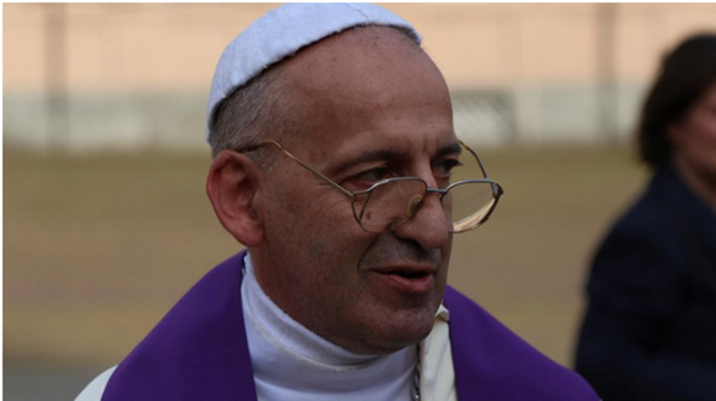Papa Francesco e altri sosia Al mondo ognuno ne ha sette